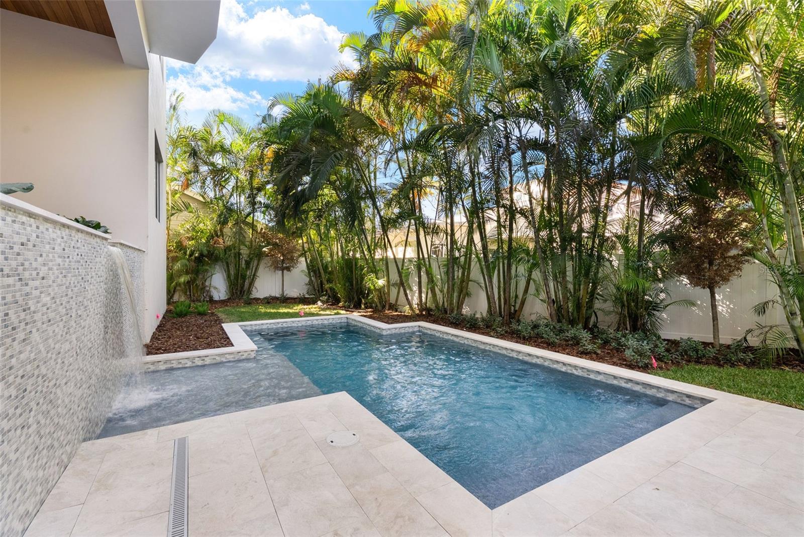 DAVIS ISLANDS REP OF PT O - Residential