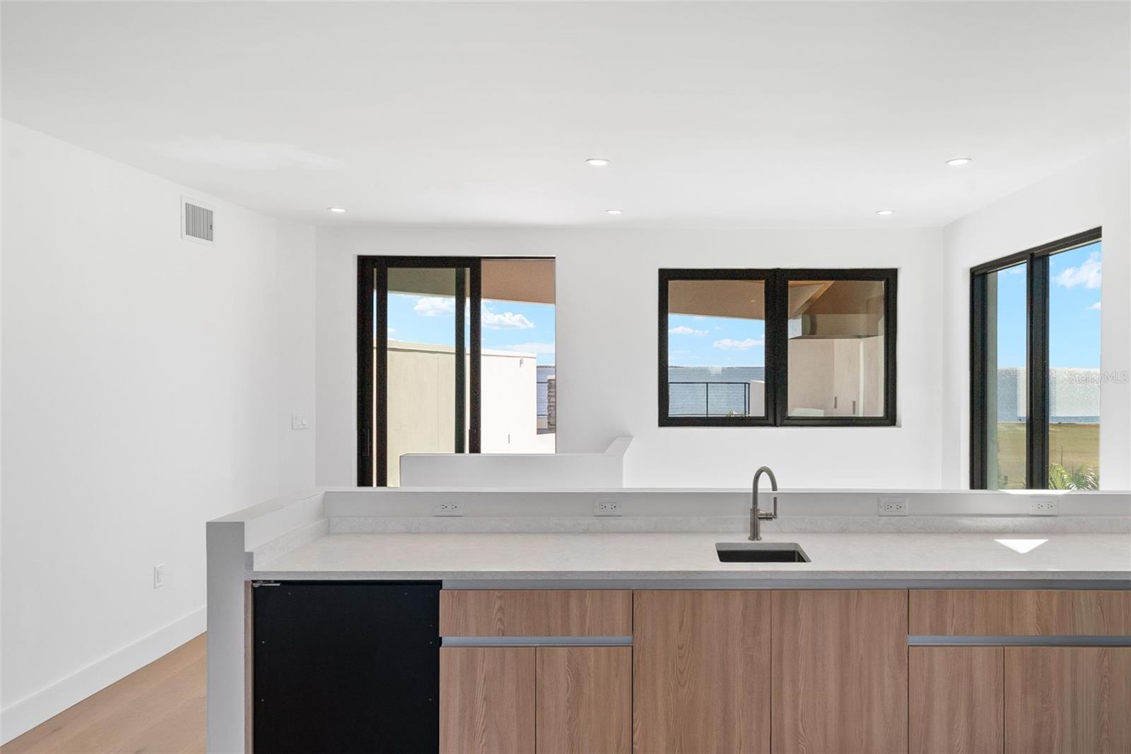 DAVIS ISLANDS REP OF PT O - Residential