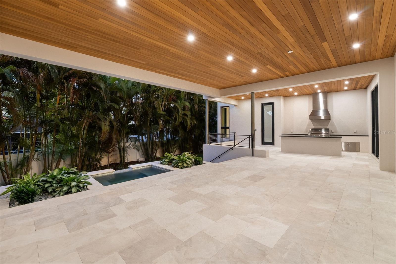 DAVIS ISLANDS REP OF PT O - Residential