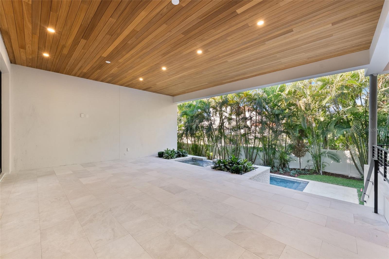 DAVIS ISLANDS REP OF PT O - Residential