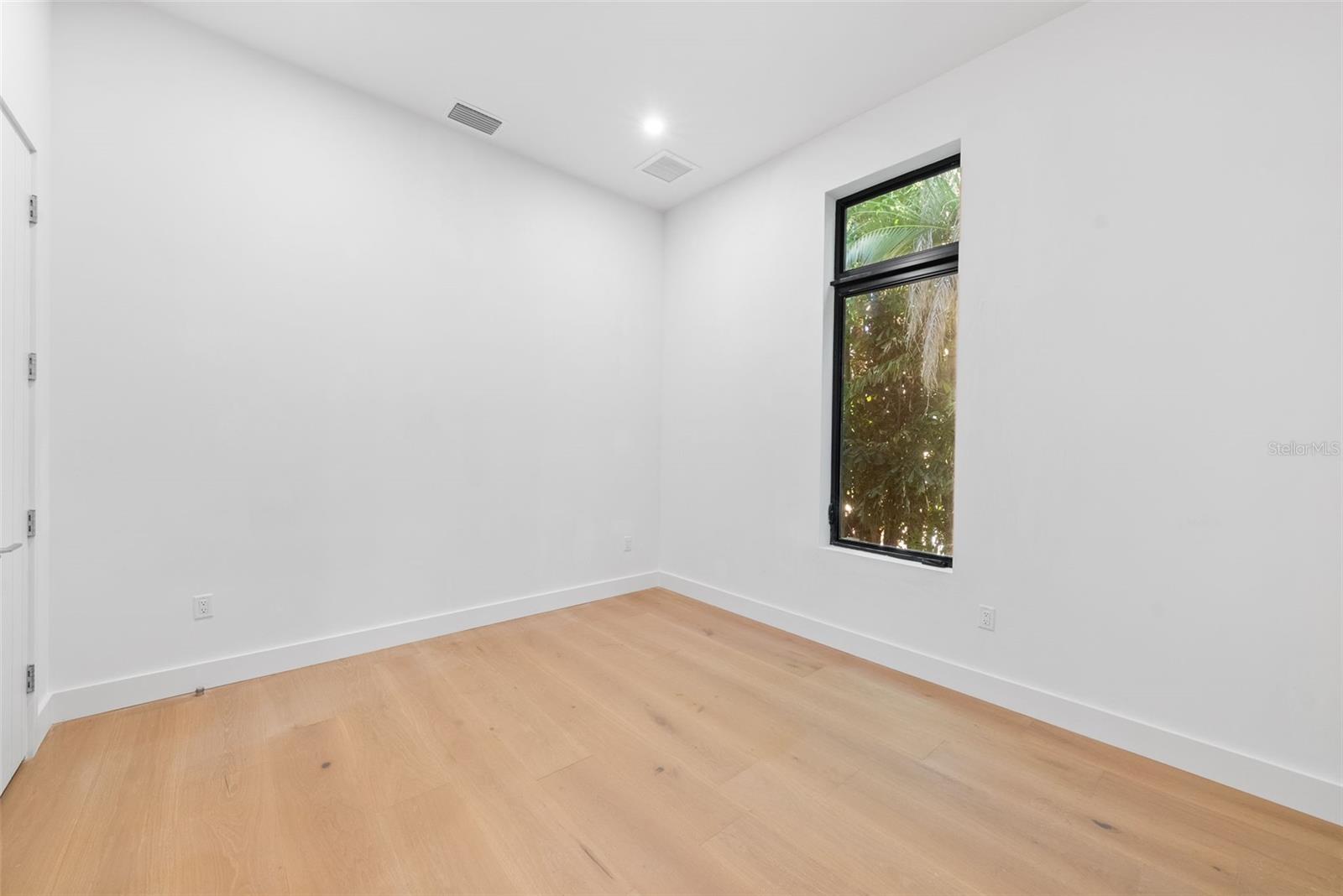 DAVIS ISLANDS REP OF PT O - Residential