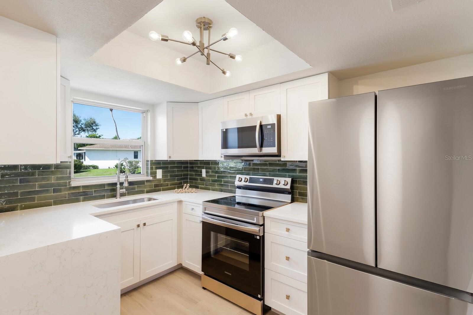 5011 LIVE OAK CIRCLE