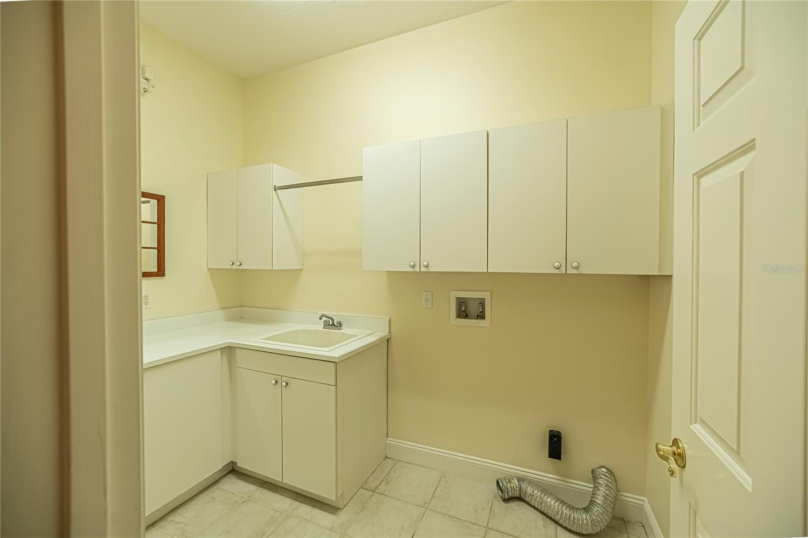 SEVILLE CHASE - Residential