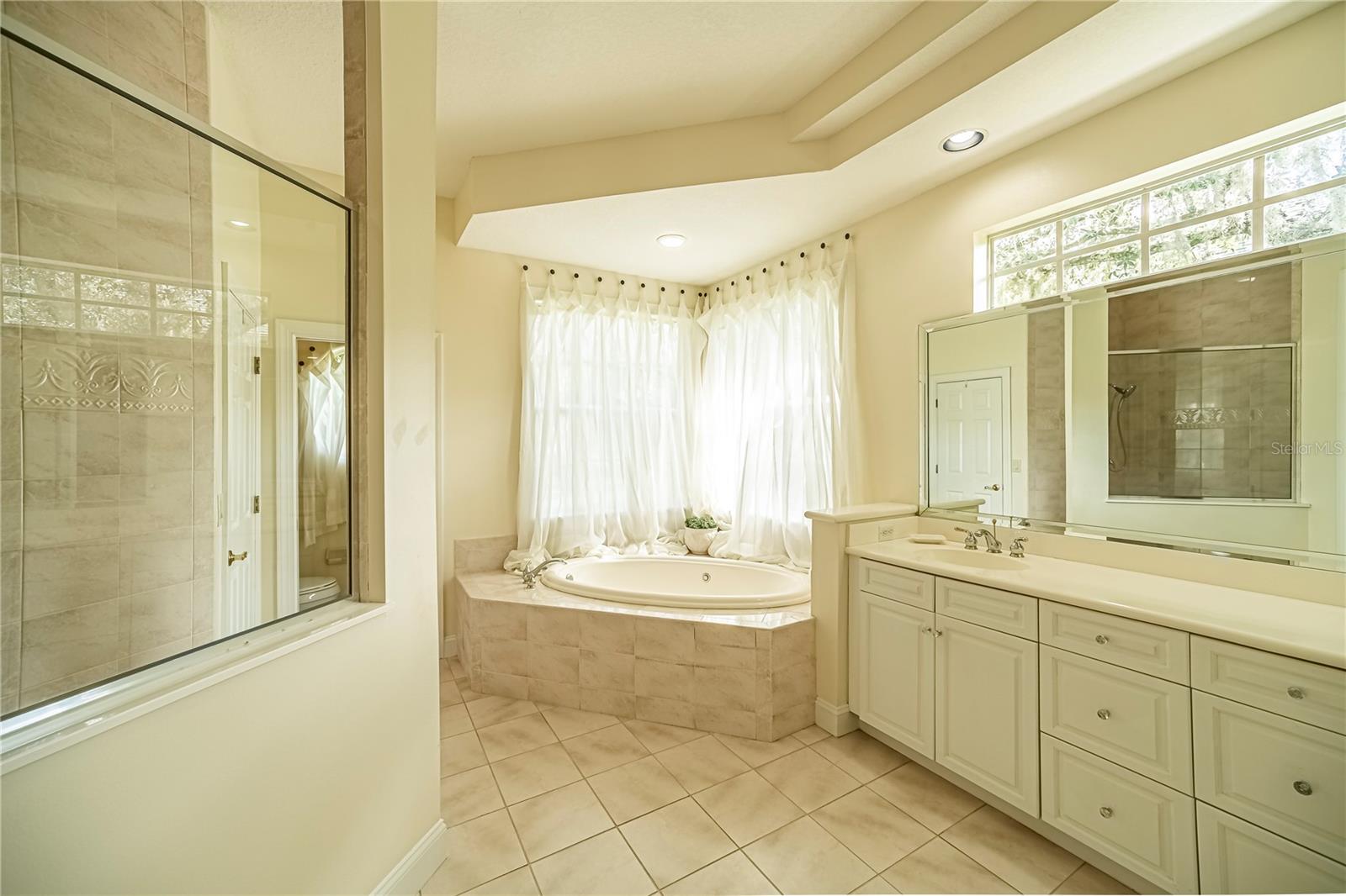 SEVILLE CHASE - Residential