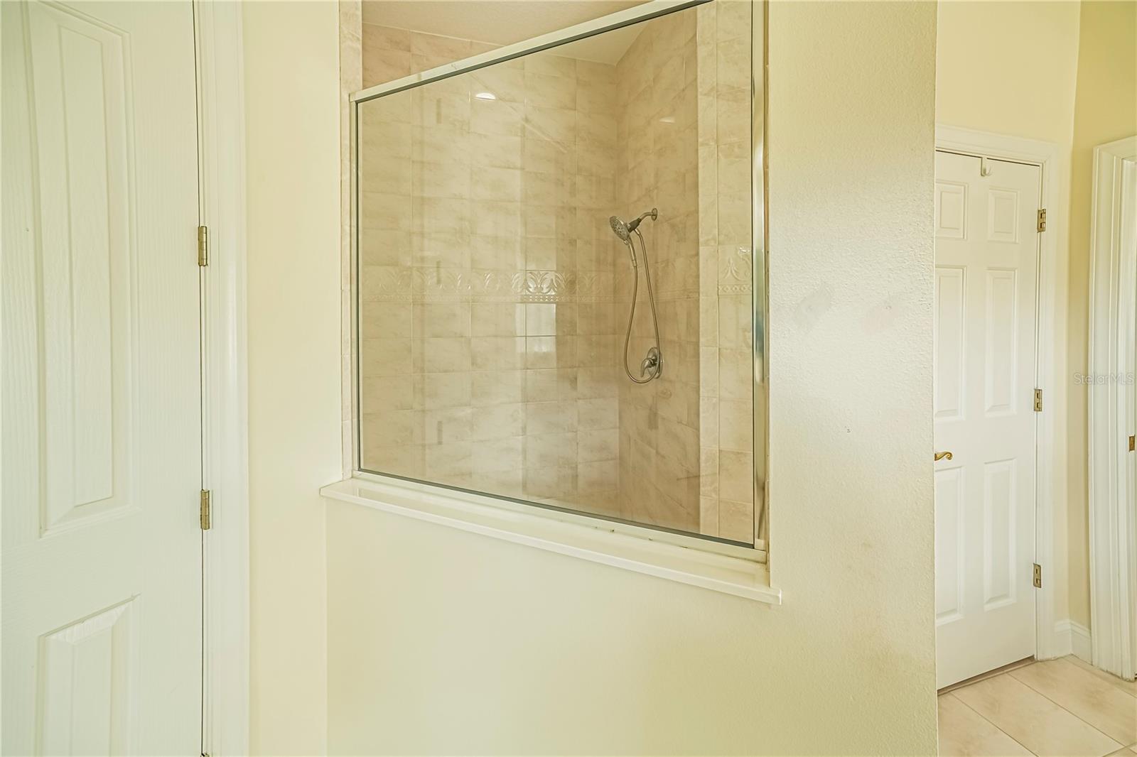 SEVILLE CHASE - Residential