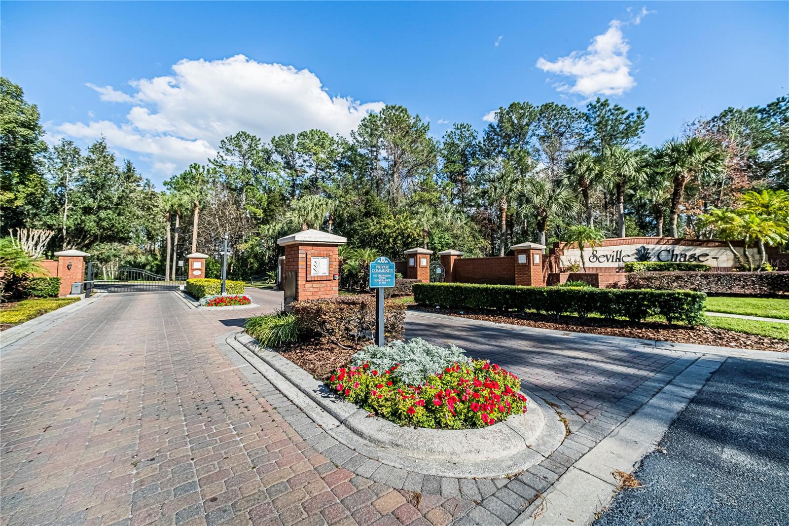 Casas a venda 1 - Jen Dantas 108 SEVILLE CHASE DRIVE