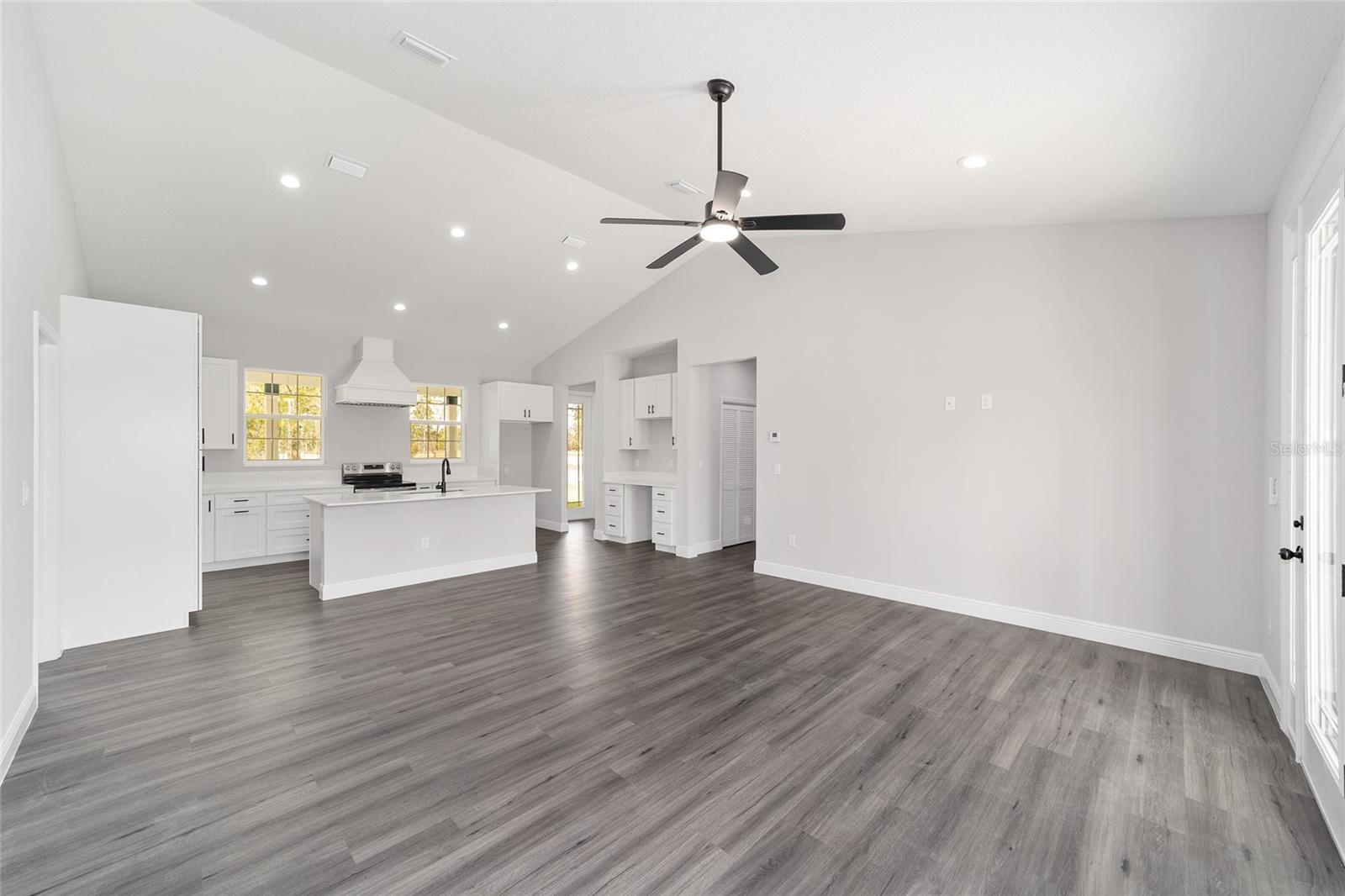 WILLISTON HYLNDS GOLF & C CLUB ESTATE - Residential Lease