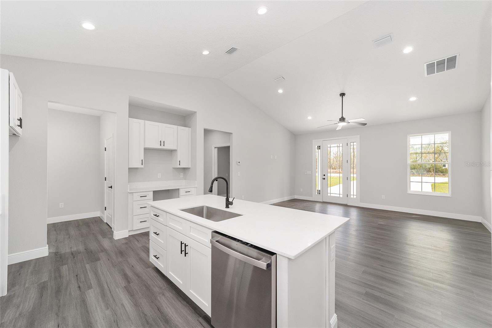 WILLISTON HYLNDS GOLF & C CLUB ESTATE - Residential Lease