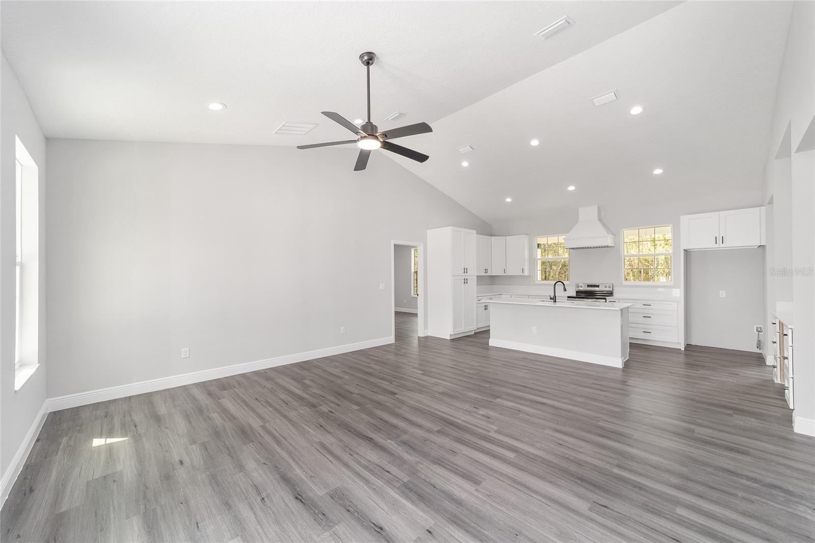 WILLISTON HYLNDS GOLF & C CLUB ESTATE - Residential Lease