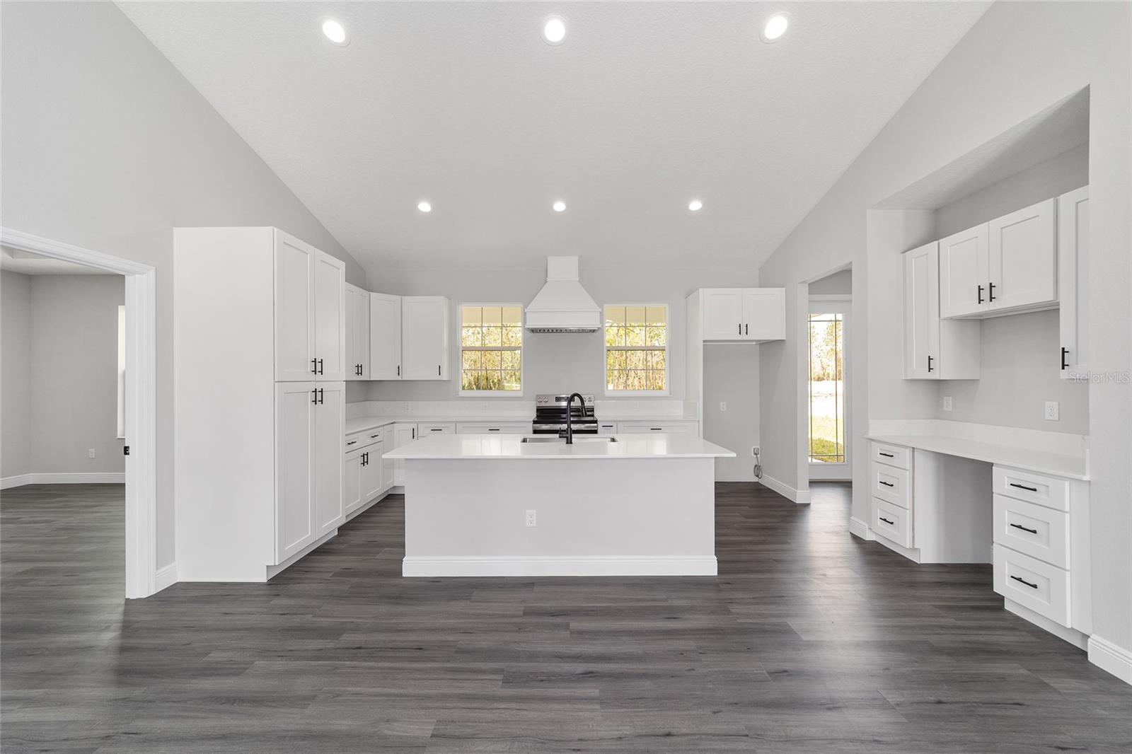 WILLISTON HYLNDS GOLF & C CLUB ESTATE - Residential Lease