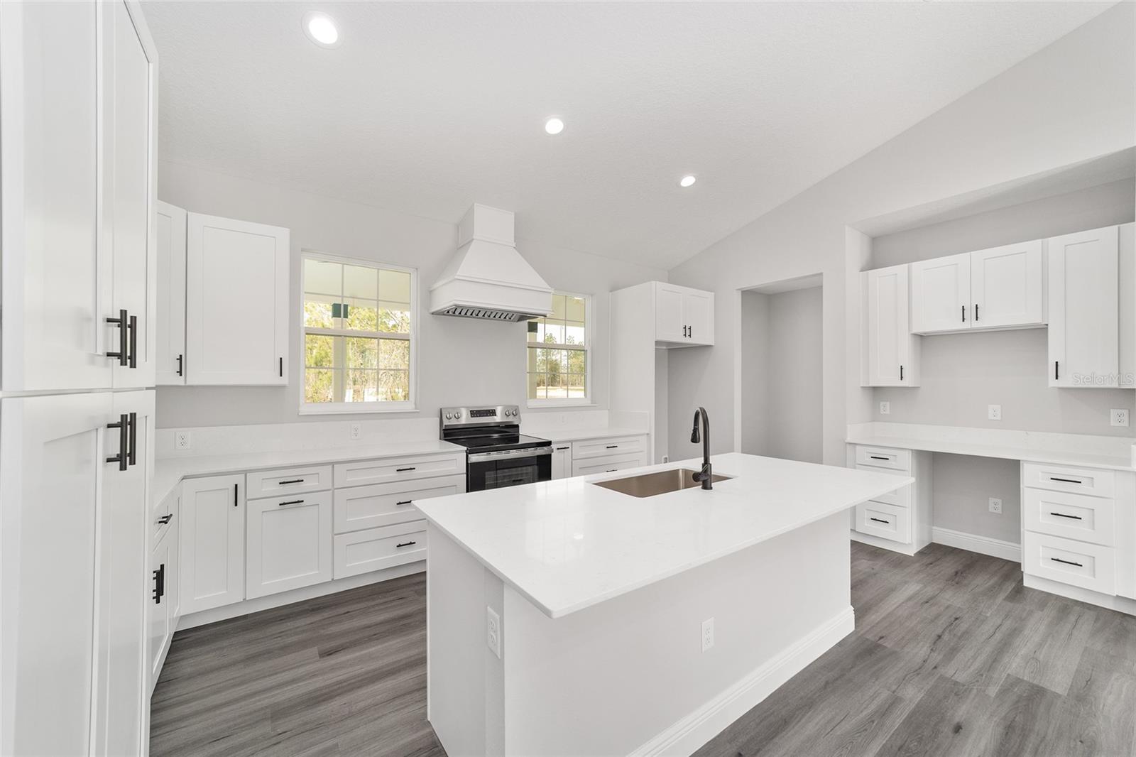 WILLISTON HYLNDS GOLF & C CLUB ESTATE - Residential Lease