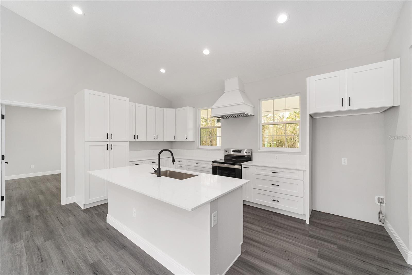 WILLISTON HYLNDS GOLF & C CLUB ESTATE - Residential Lease