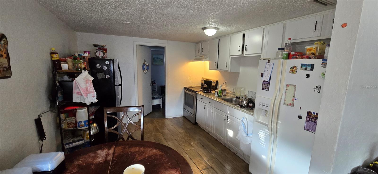 CAYMAN PARK - Residential Income