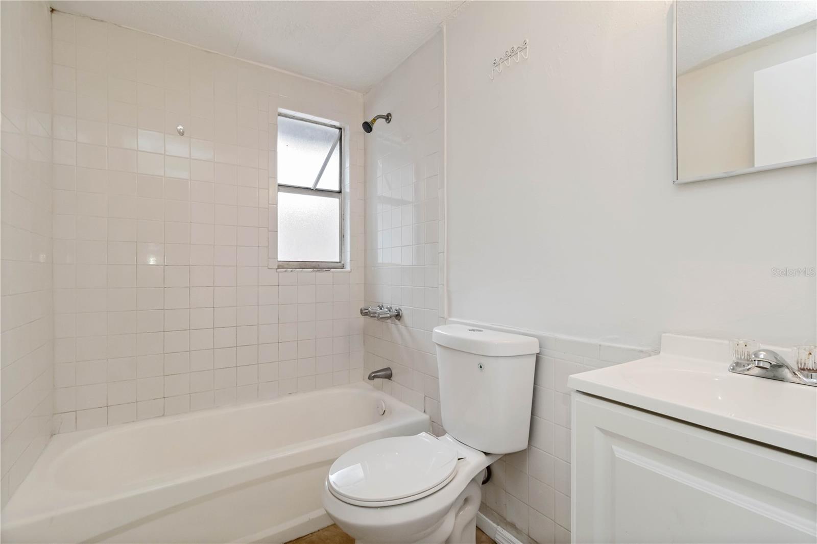 CAYMAN PARK - Residential Income