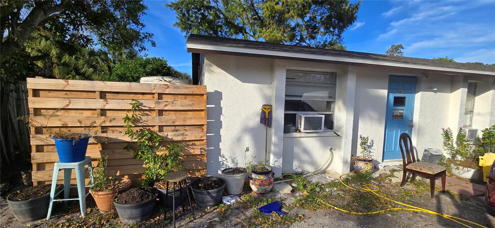 CAYMAN PARK - Residential Income