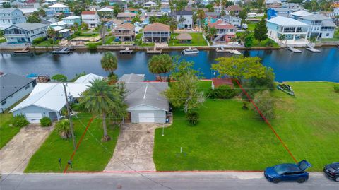 Photo of 4011 Centavo Court, Hernando Beach, FL 34607 (MLS # W7878012) Photo of 4011 Centavo Court, Hernando Beach, FL 34607 (MLS # W7878012)