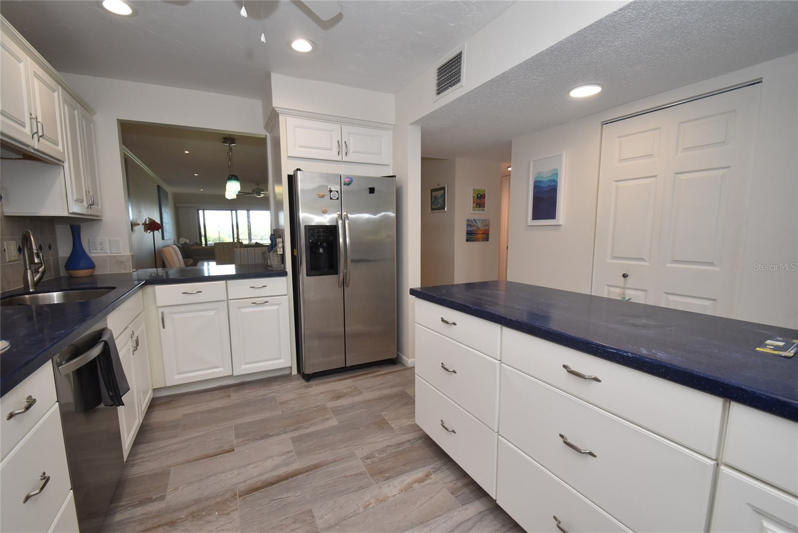 PELICAN COVE IV - Residential Lease