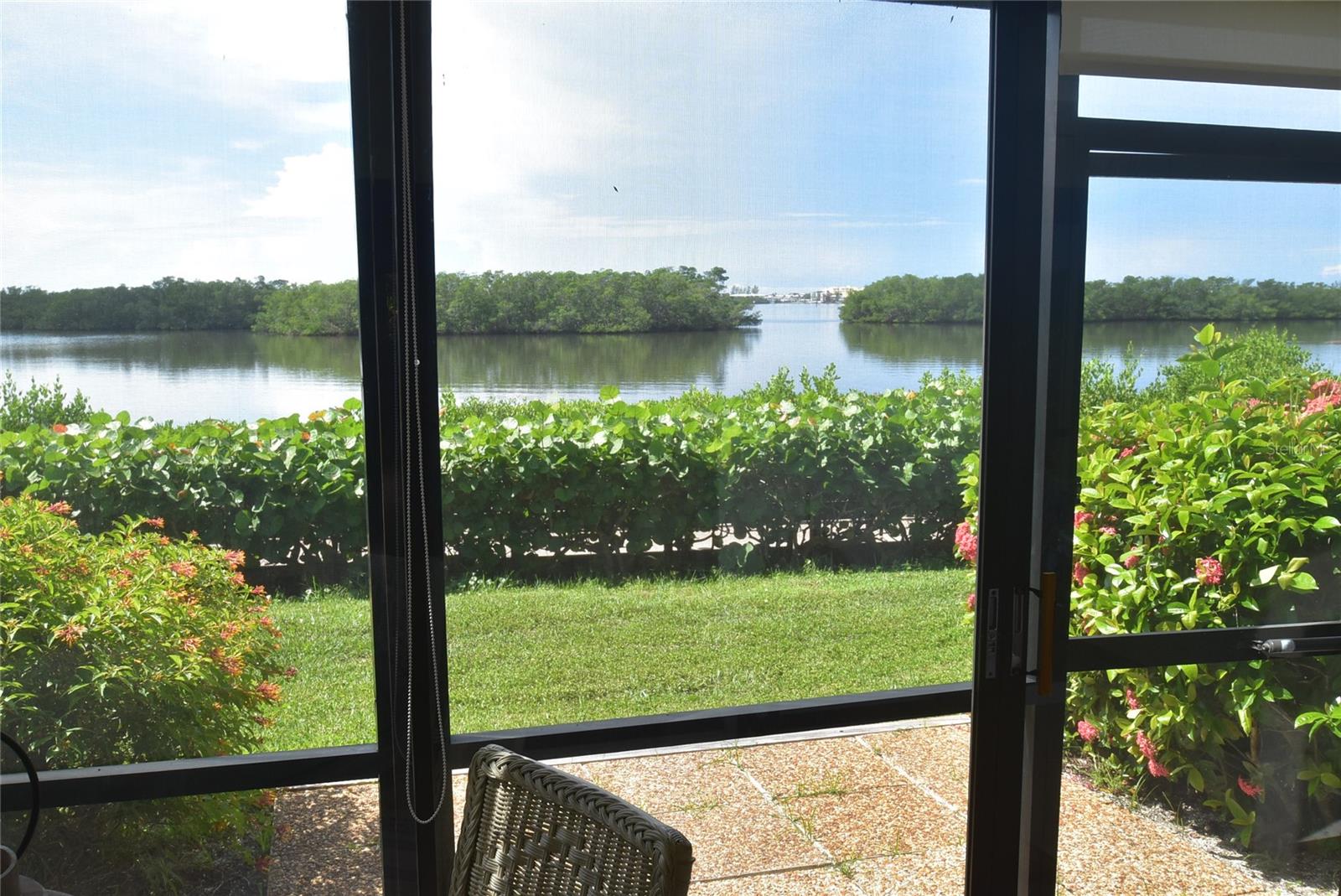 PELICAN COVE IV - Residential Lease