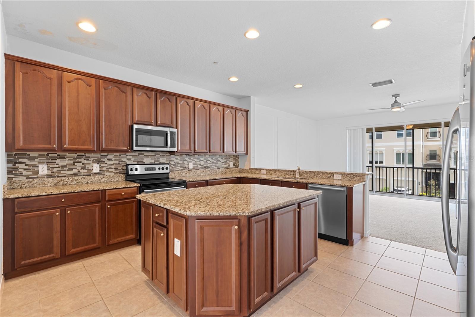 1190 VENETIAN HARBOR DRIVE NE