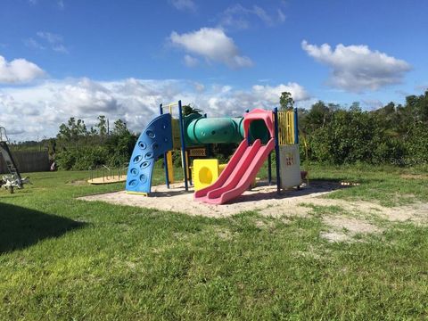 Tiny photo for Dahlia Court, Eustis, FL 32736 (MLS # V4947701)