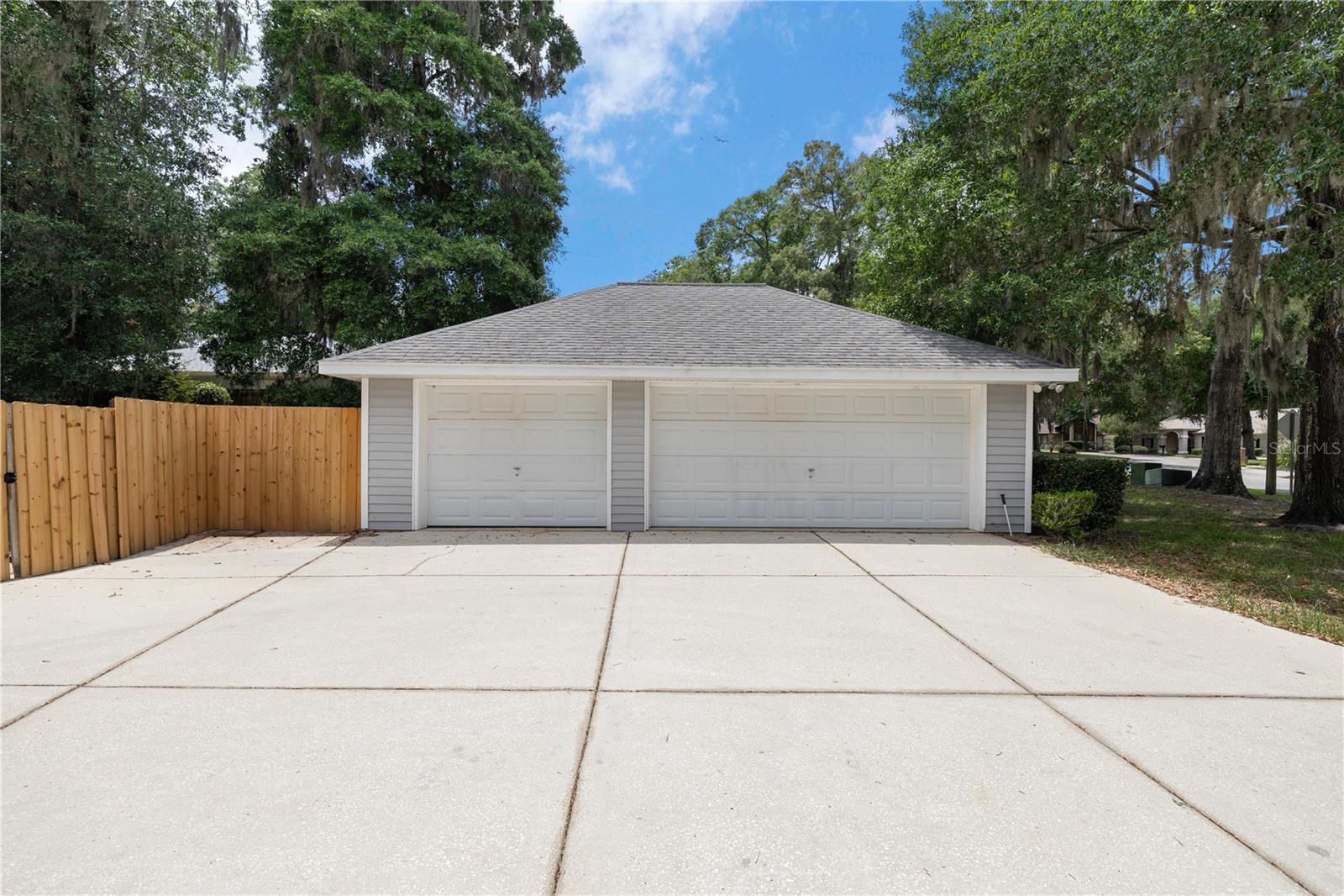 WOODWIND - Residential Lease