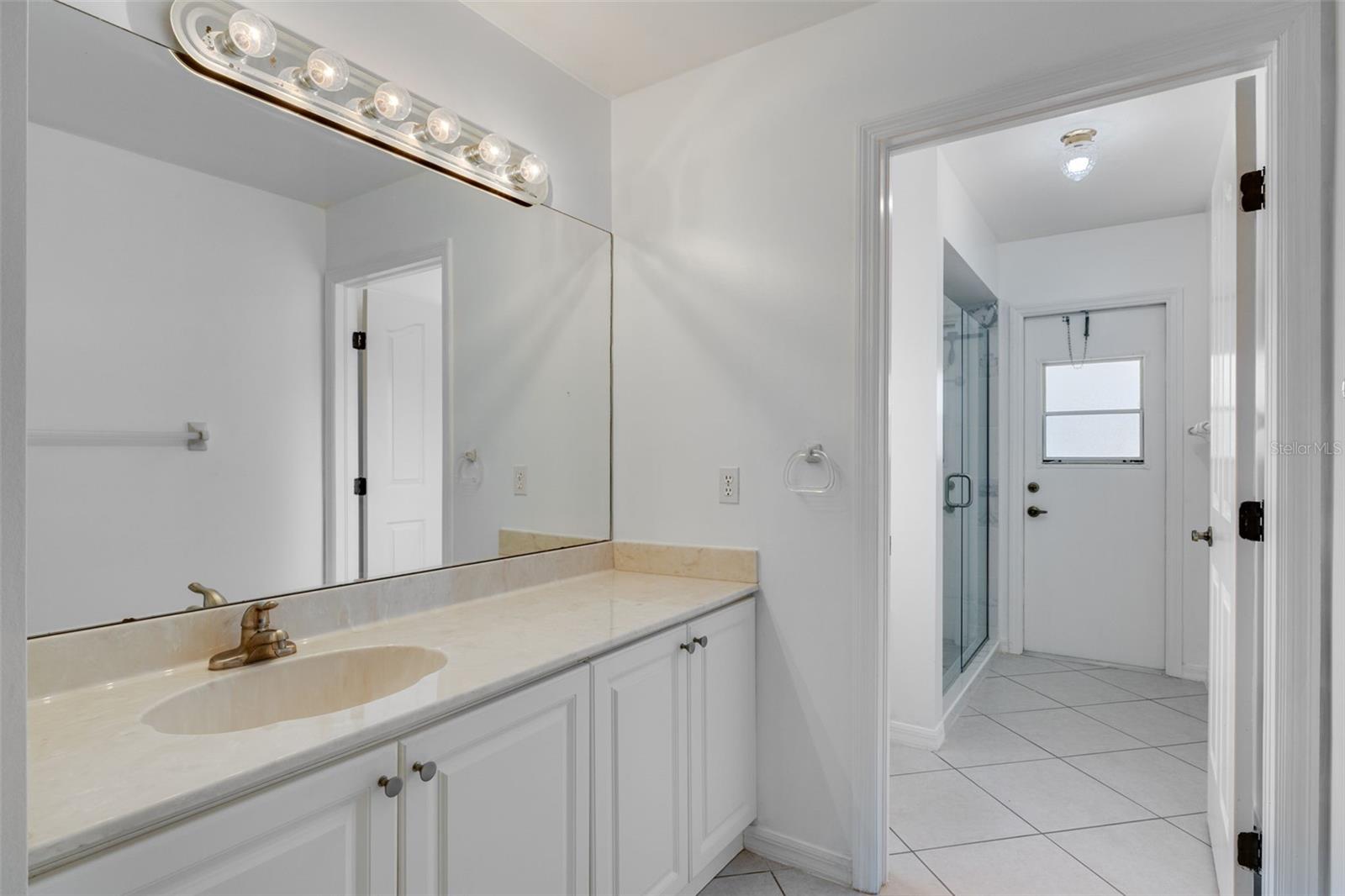 RIVER FOREST ISLAND - Residential