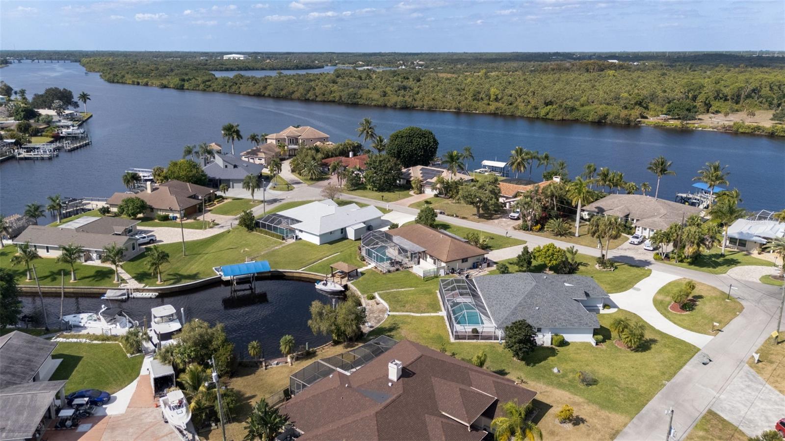 RIVER FOREST ISLAND - Residential