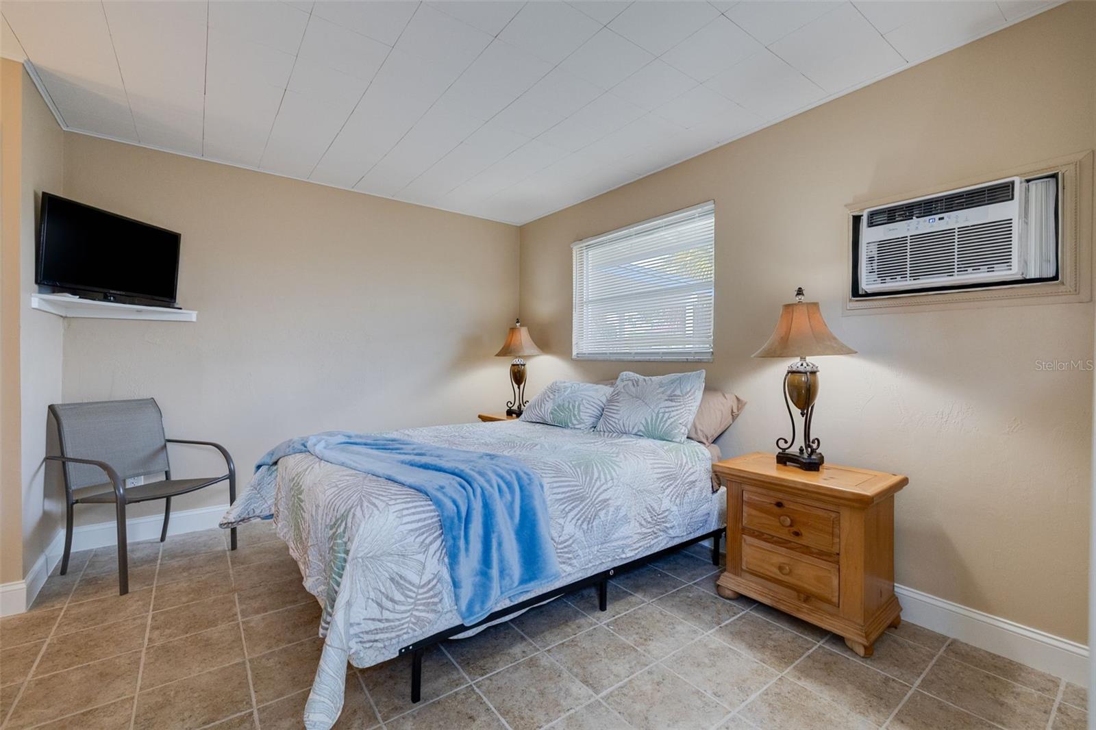 RIVER FOREST ISLAND - Residential