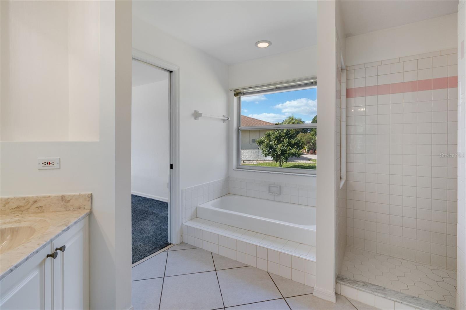 RIVER FOREST ISLAND - Residential