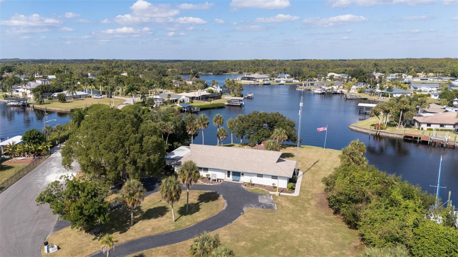 RIVER FOREST ISLAND - Residential