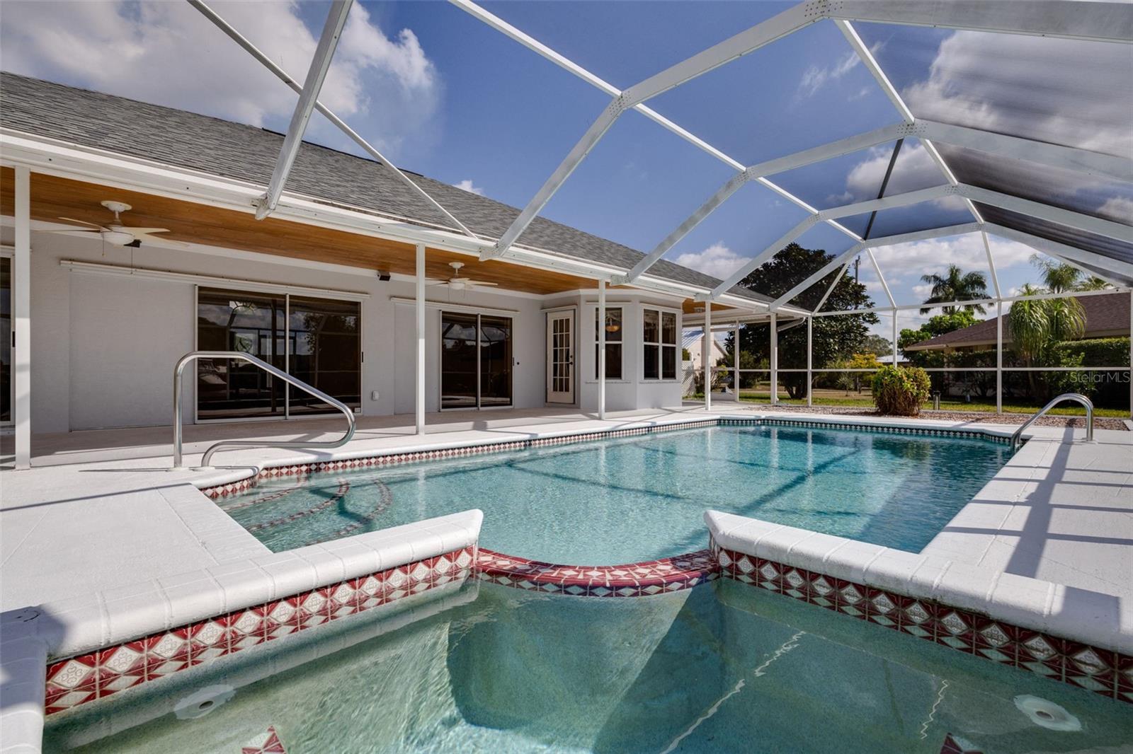 RIVER FOREST ISLAND - Residential