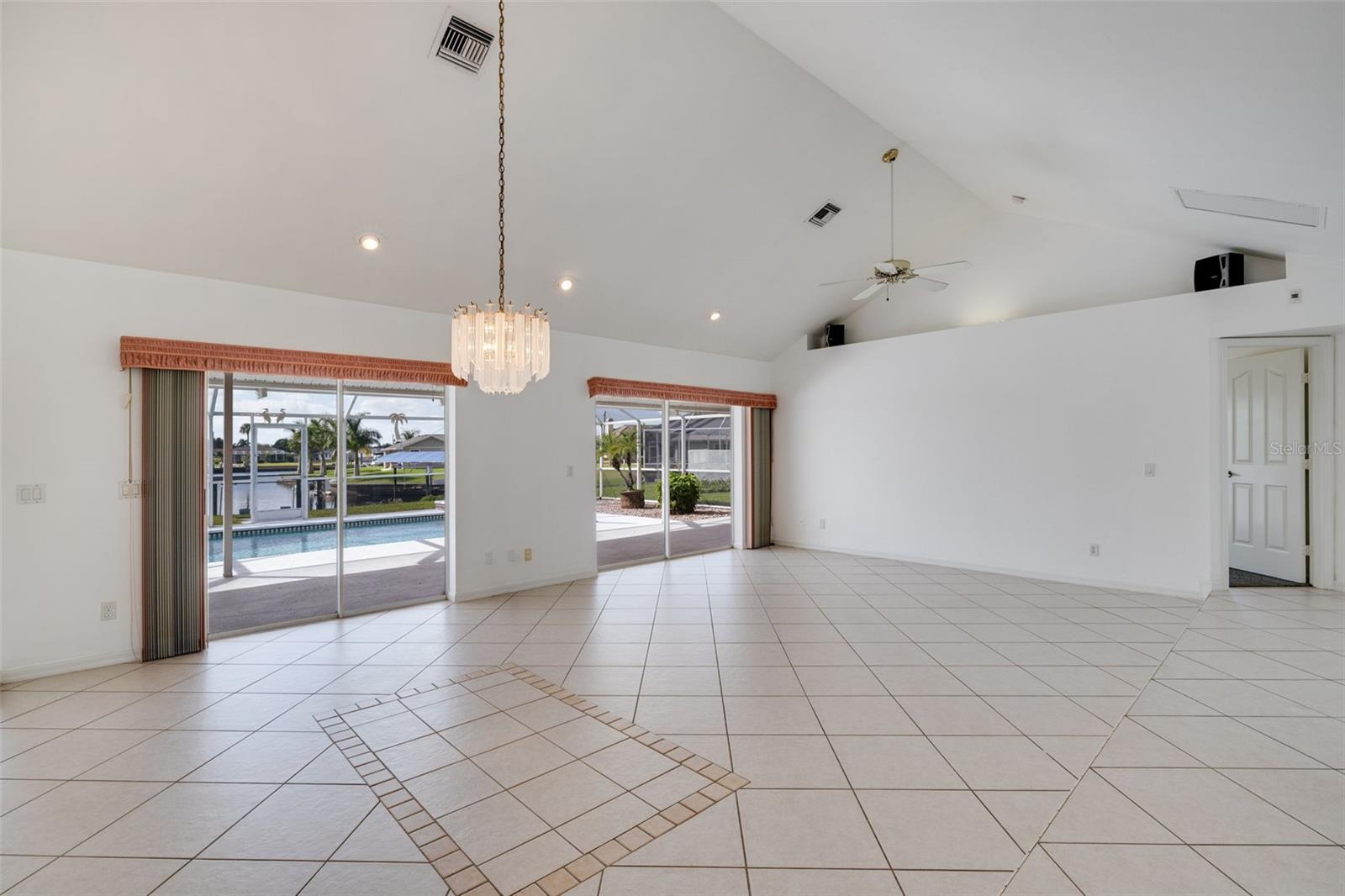 RIVER FOREST ISLAND - Residential