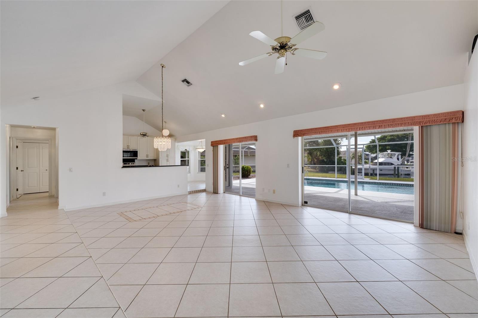 RIVER FOREST ISLAND - Residential