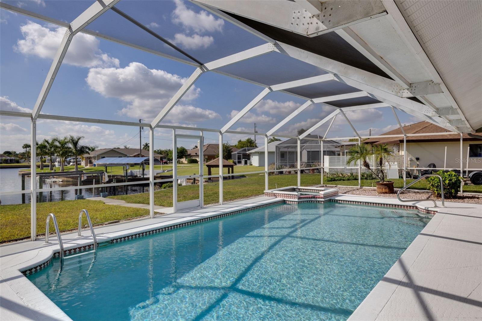 RIVER FOREST ISLAND - Residential