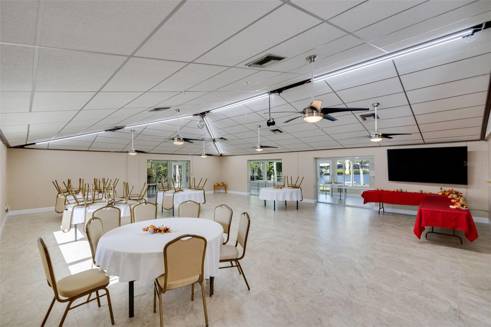 RIVER FOREST ISLAND - Residential