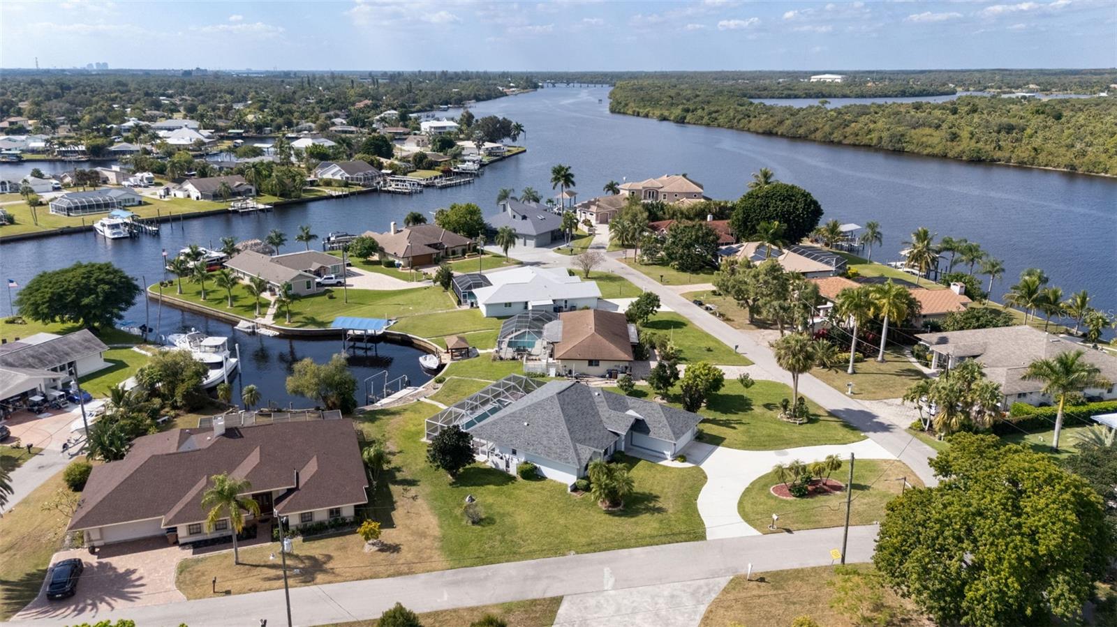 RIVER FOREST ISLAND - Residential