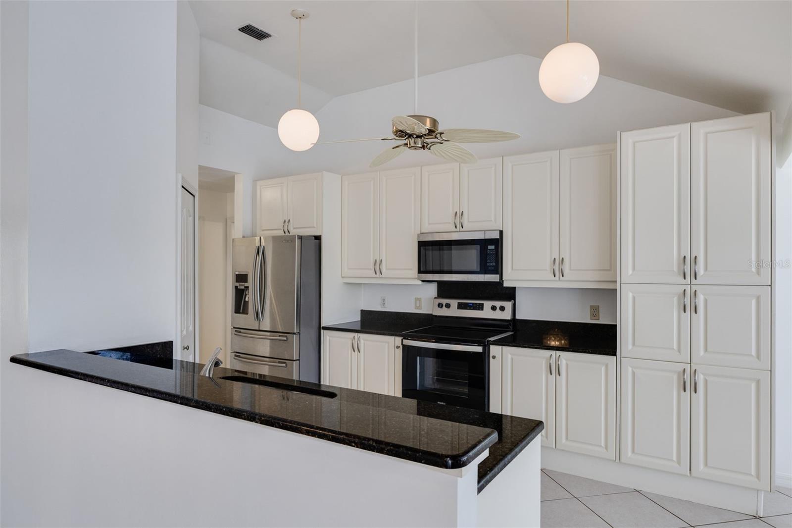 RIVER FOREST ISLAND - Residential