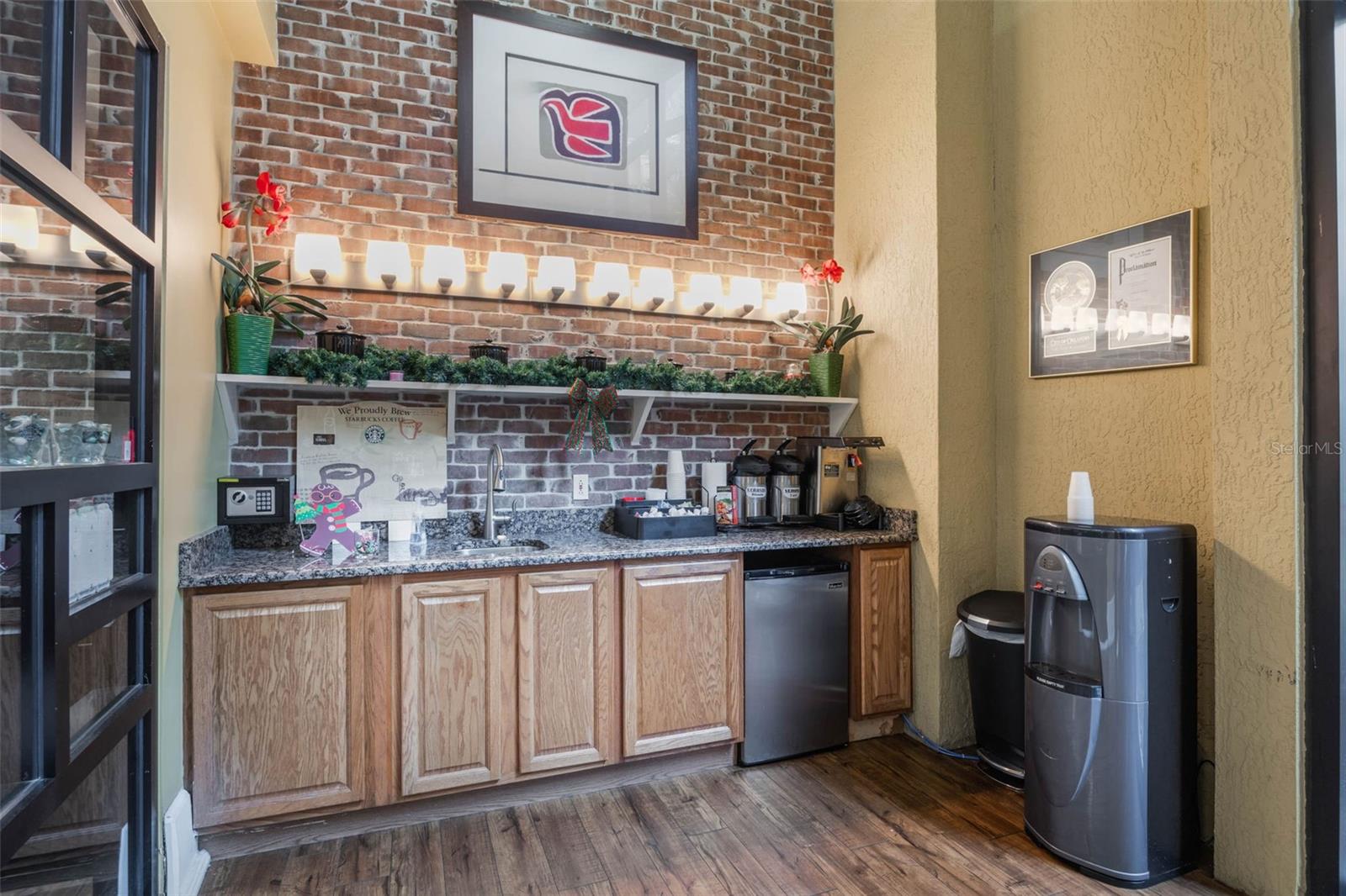 UPTOWN PLACE CONDO - Residential