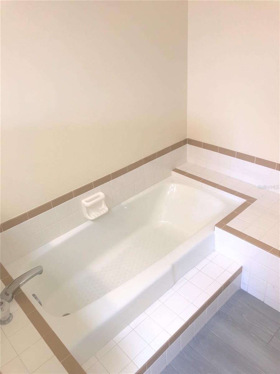 SUNSET ESTATES SUB - Residential Lease