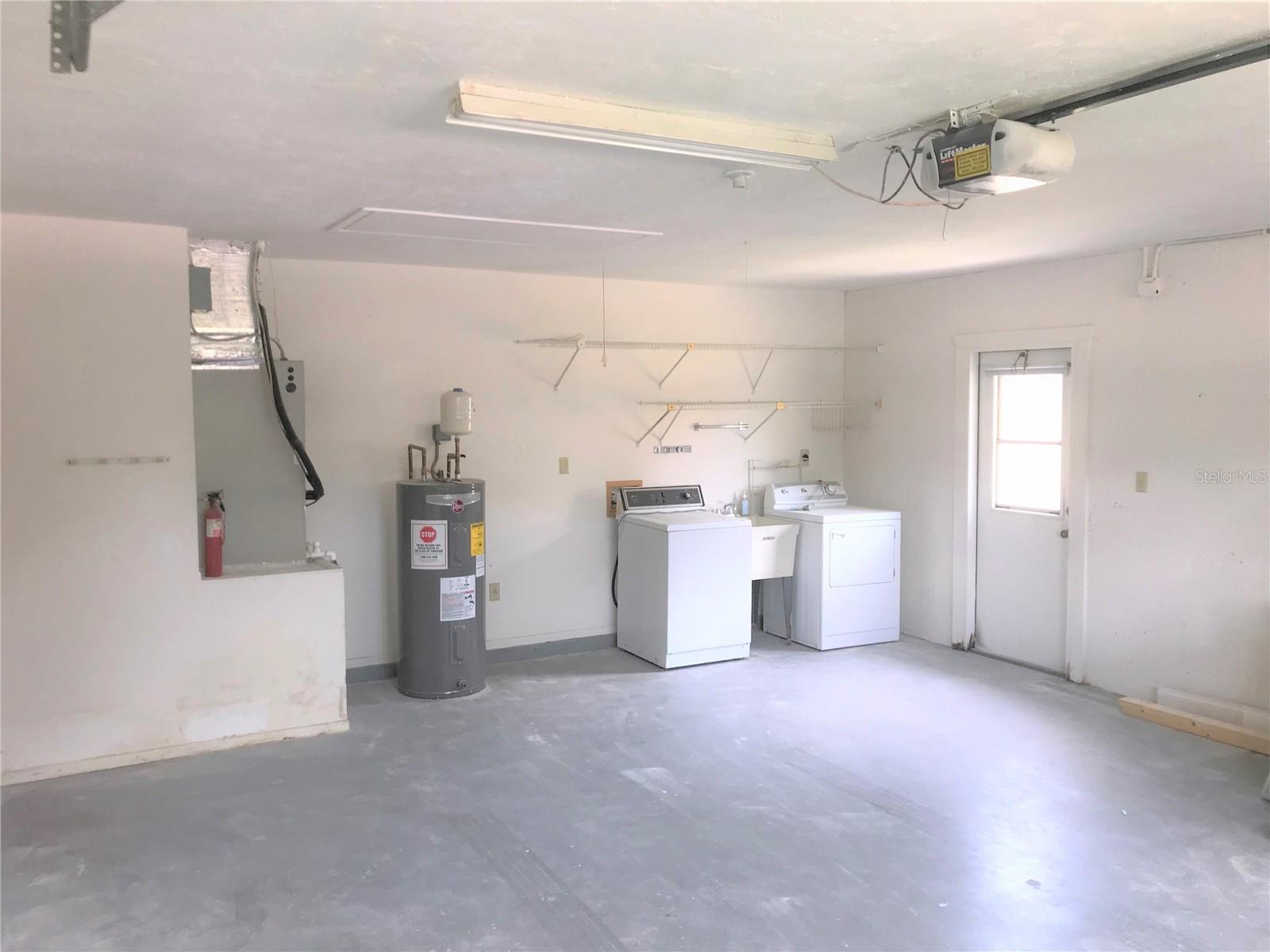 SUNSET ESTATES SUB - Residential Lease