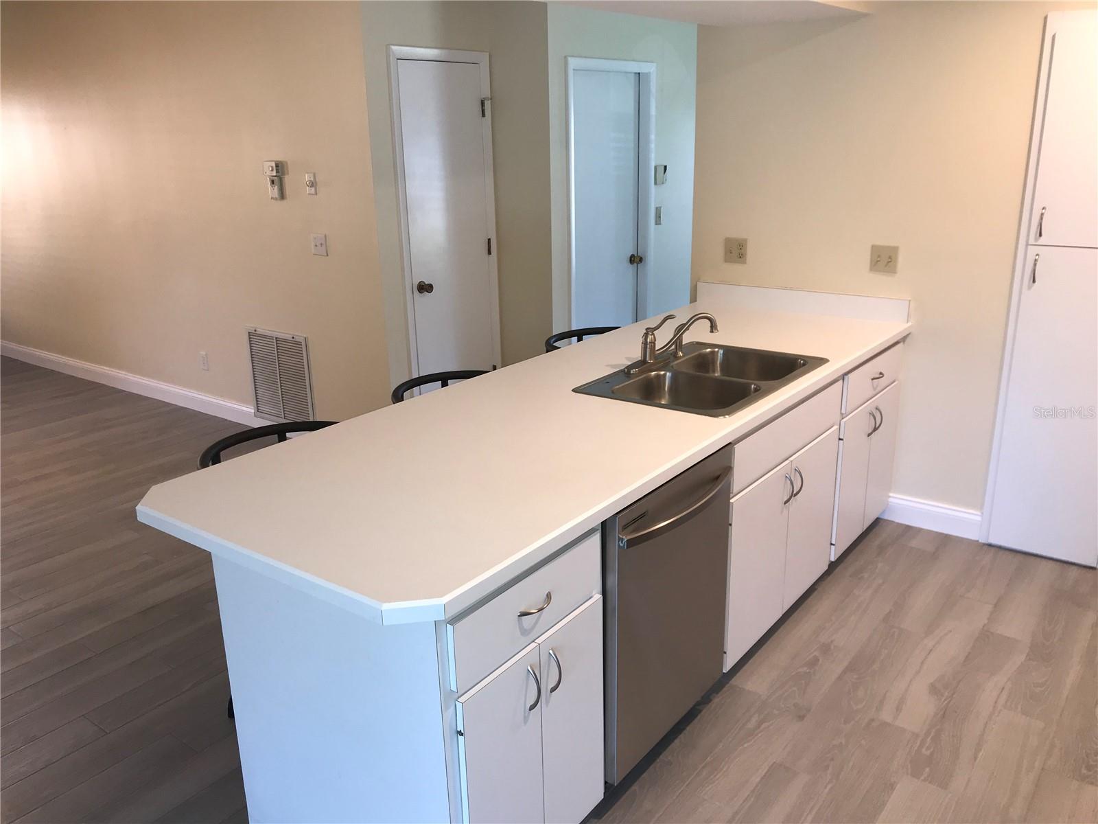 SUNSET ESTATES SUB - Residential Lease