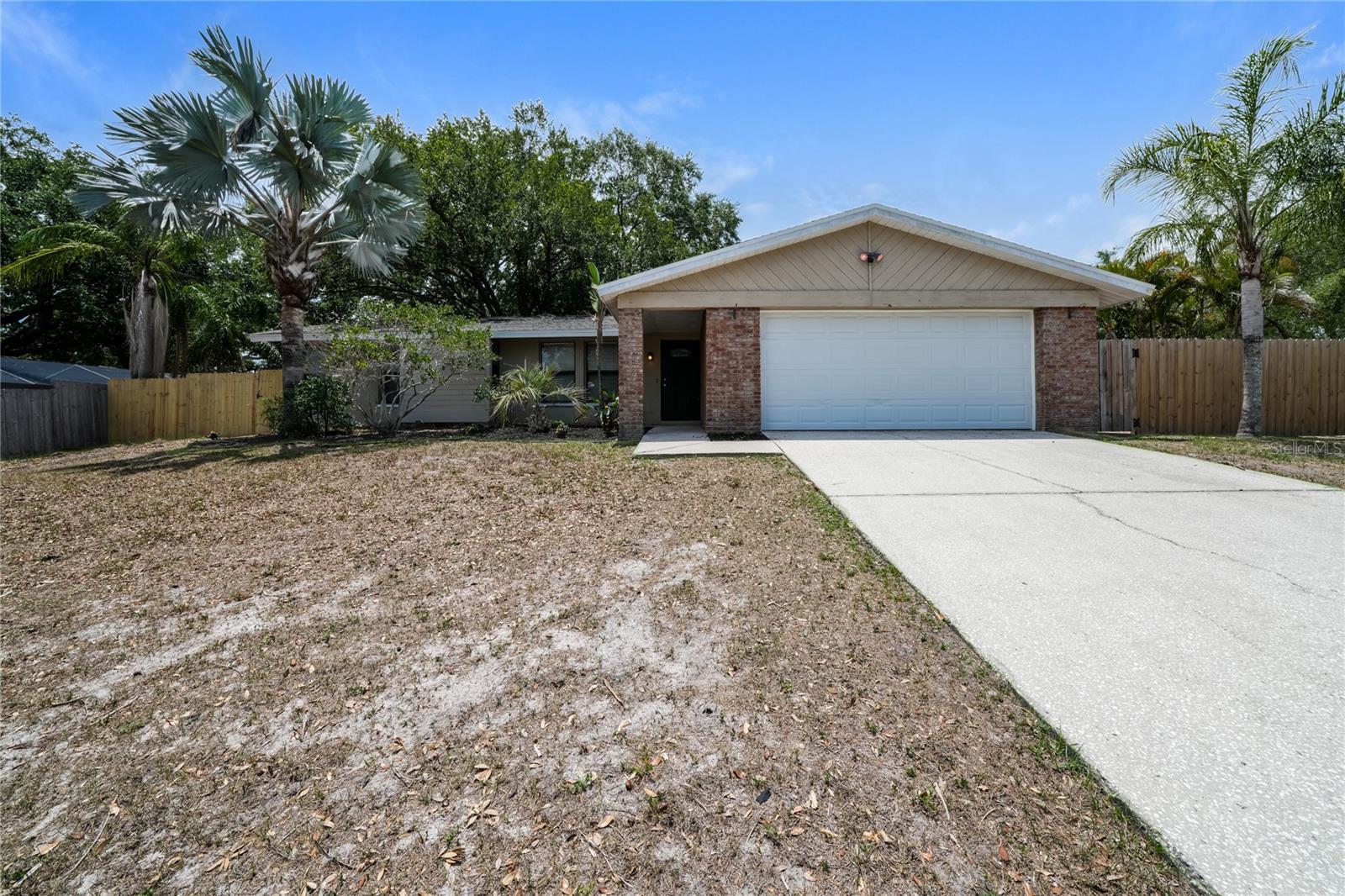 CINNAMON HILL - Residential