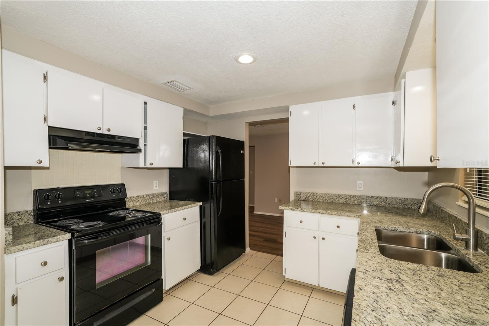 CINNAMON HILL - Residential