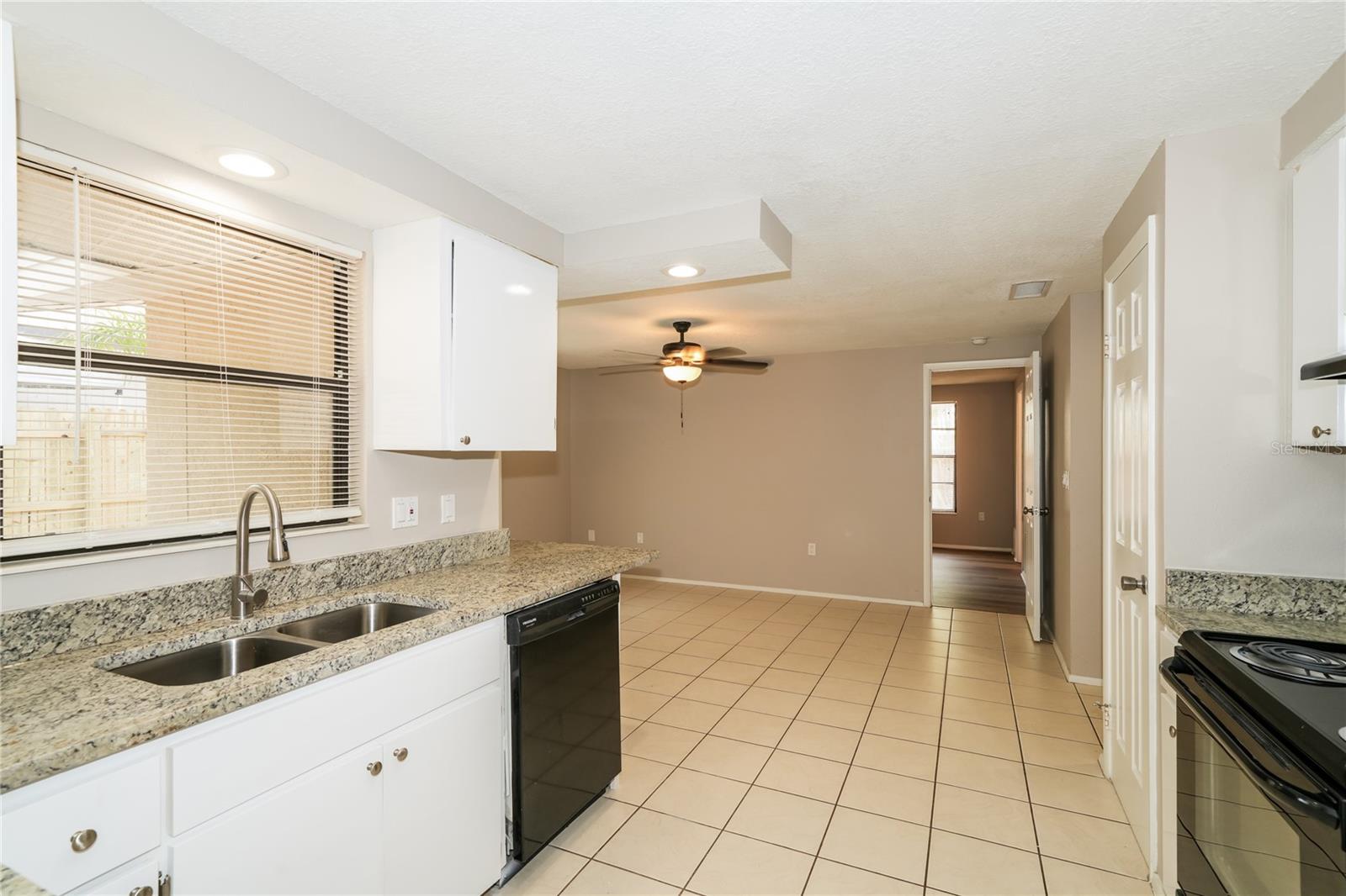 CINNAMON HILL - Residential