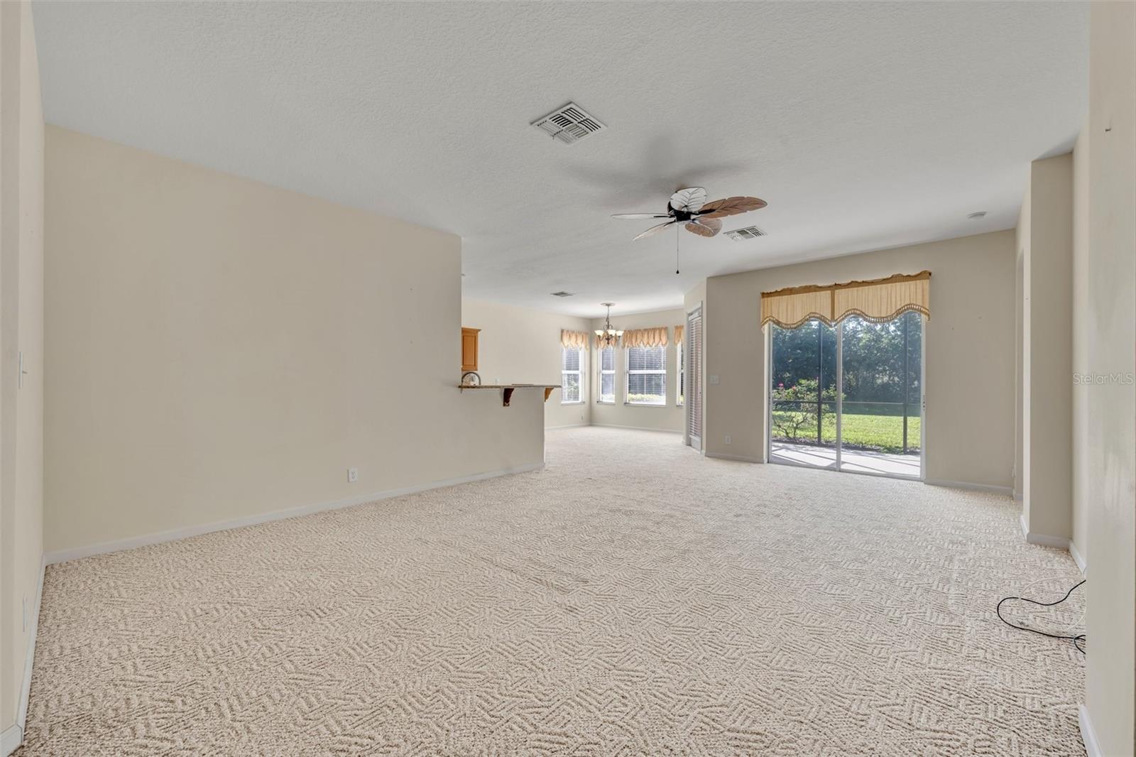 212 STONINGTON WAY