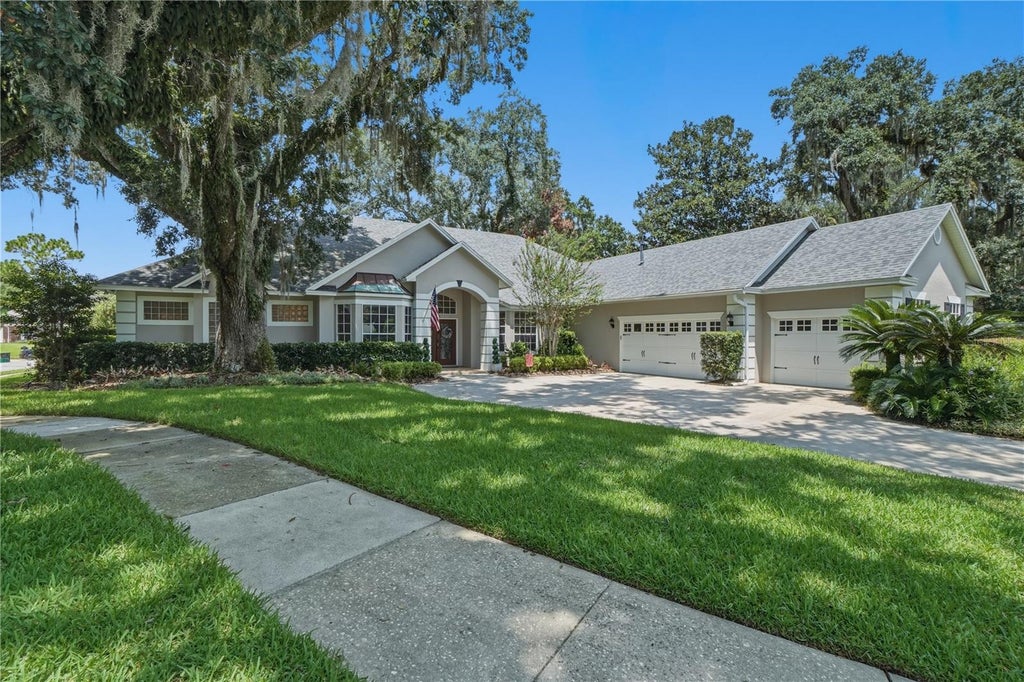 Photo of 3780 Charleston Loop, Oviedo, FL 32765 (MLS # O6426515)