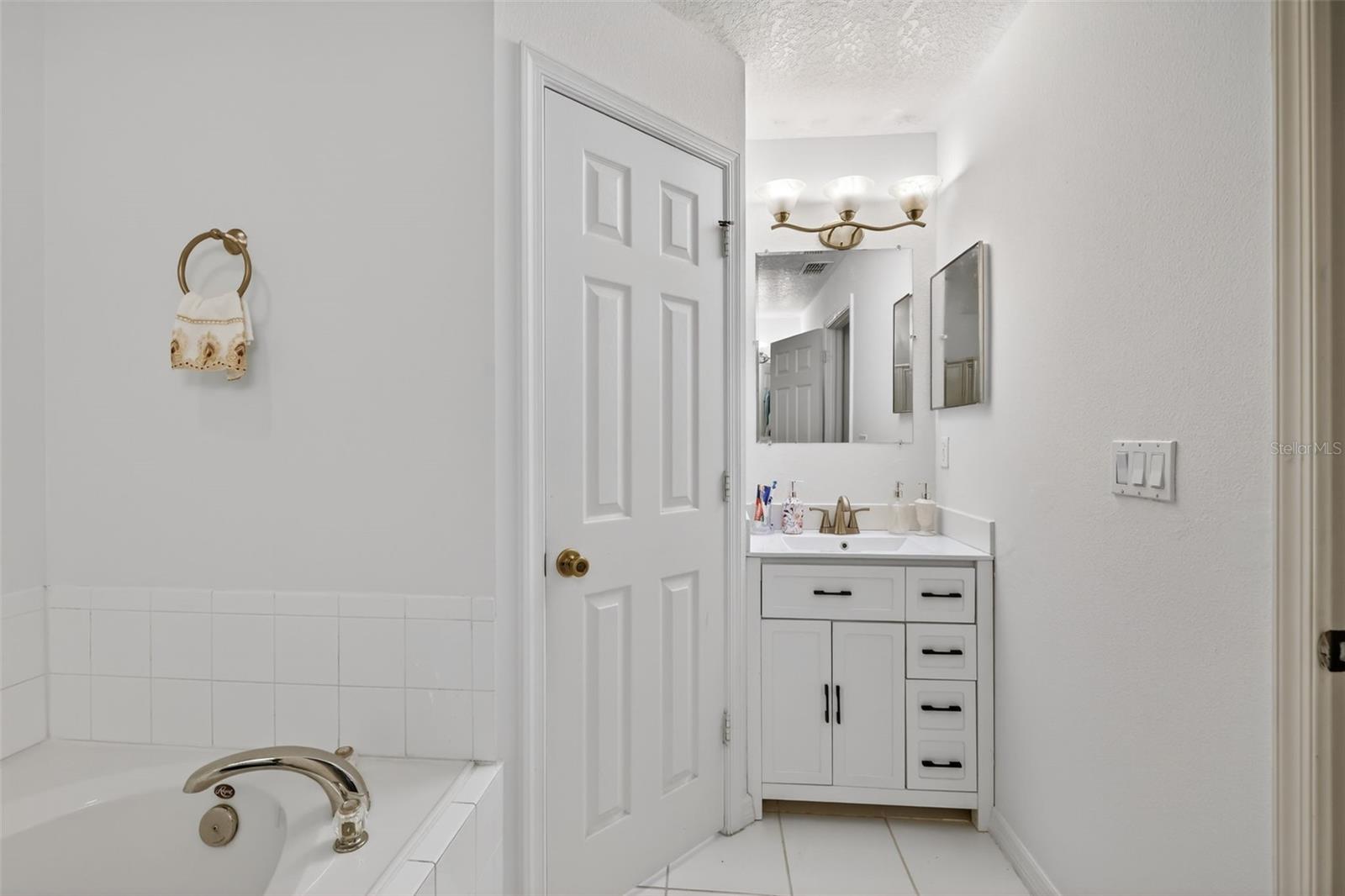 PORT ST LUCIE-SECTION 11- BLK 1323 LOT 46 (MAP 43/ - Residential