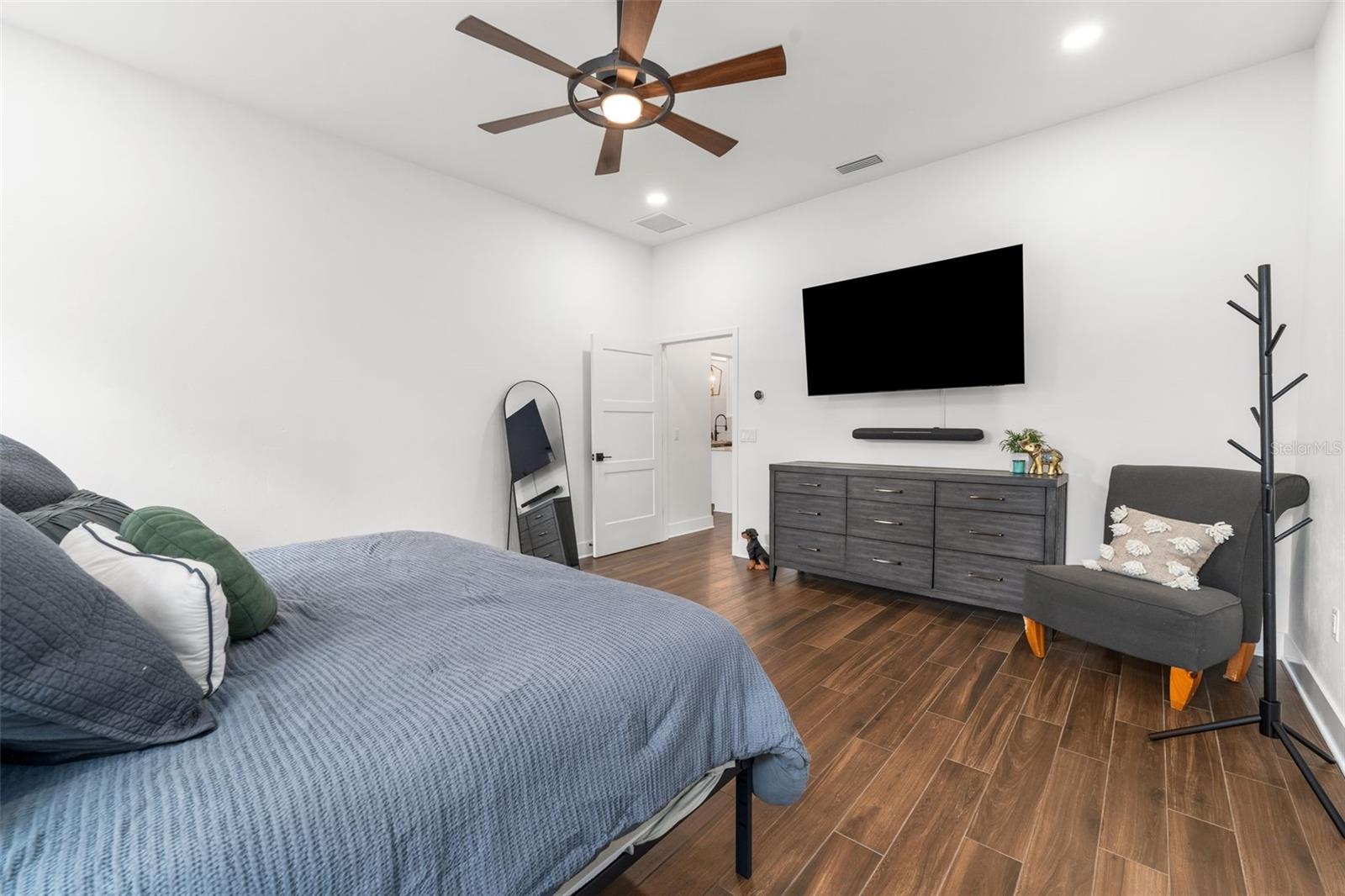 LEXINGTON PLACE - Residential