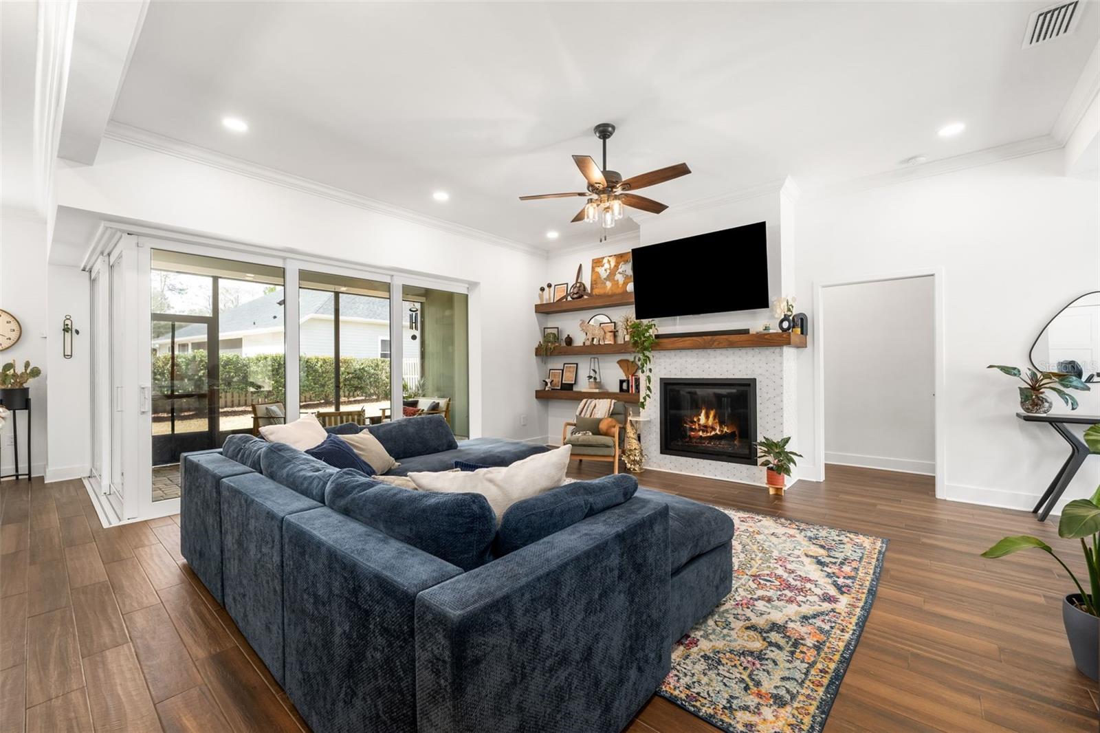 LEXINGTON PLACE - Residential