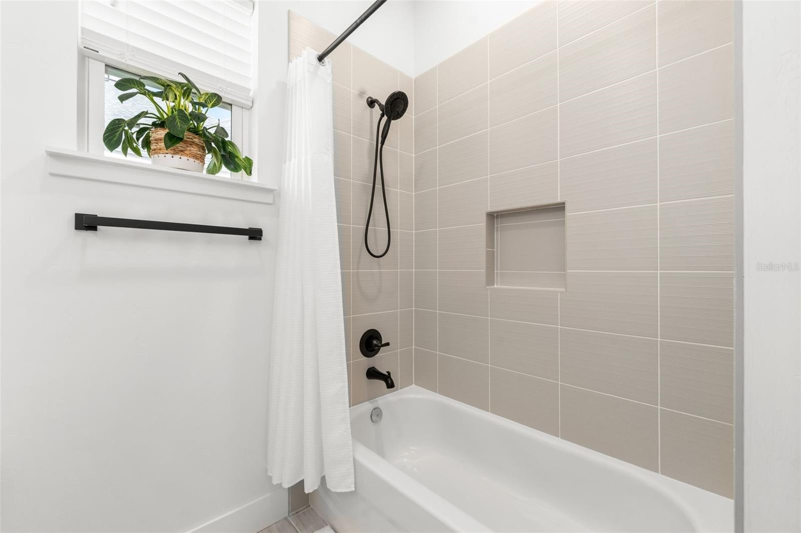 LEXINGTON PLACE - Residential